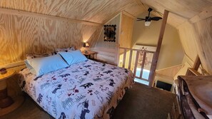 1 bedroom, bed sheets