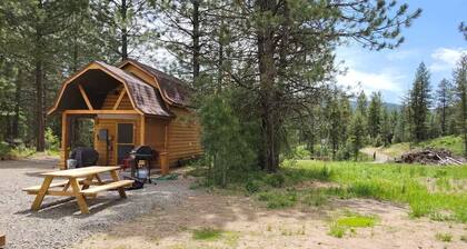 Bunkhouse in the Woods ; Not Too Rustic Cabin