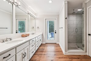 Towels - 36 Wisteria Lane ~ Center of Sea Pines w/Private Pool! (Hilton Head Island)