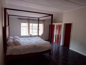 3 chambres, fer et planche à repasser, Wi-Fi, literie fournie