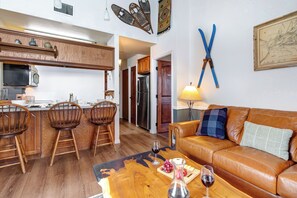 Smart TV, fireplace - Prime Location Condo Near Park City Mountain (Park City)