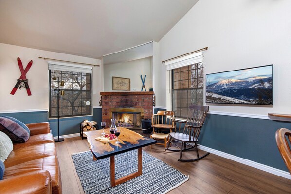 Smart TV, fireplace - Prime Location Condo Near Park City Mountain (Park City)