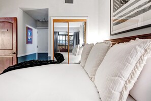Iron/ironing board, free WiFi, bed sheets - Prime Location Condo Near Park City Mountain (Park City)