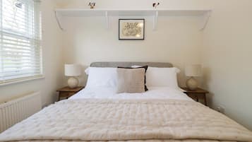 2 dormitoris, decoració individual i mobiliari individual