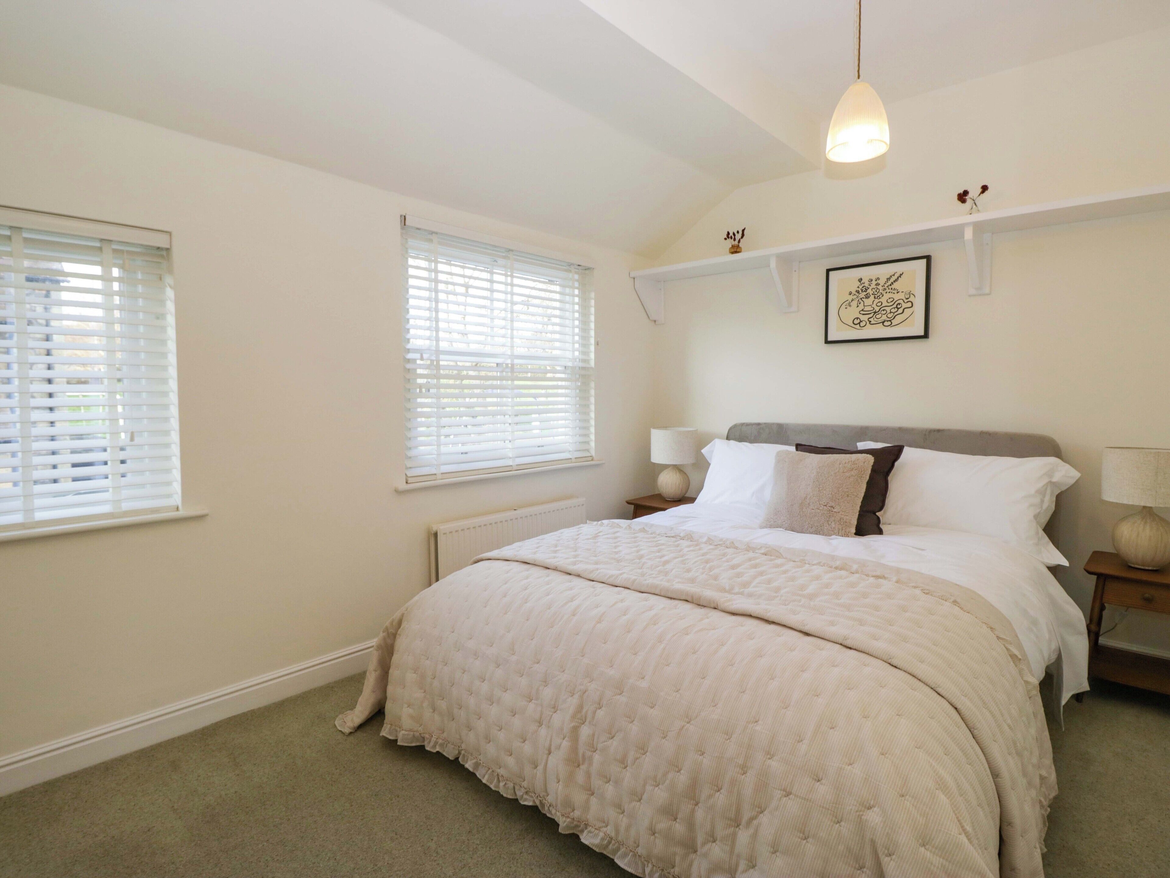 2 bedrooms, individually decorated, individually furnished, free WiFi