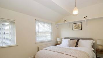 2 bedrooms, individually decorated, individually furnished, free WiFi