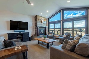 TV, fireplace, offices - Teton Homestead: Triple B Ranch + Huge Teton Views (Tetonia)