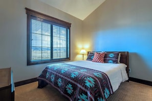 6 عدّة غرف نوم ومكتب ومكواة/لوح كي وواي فاي