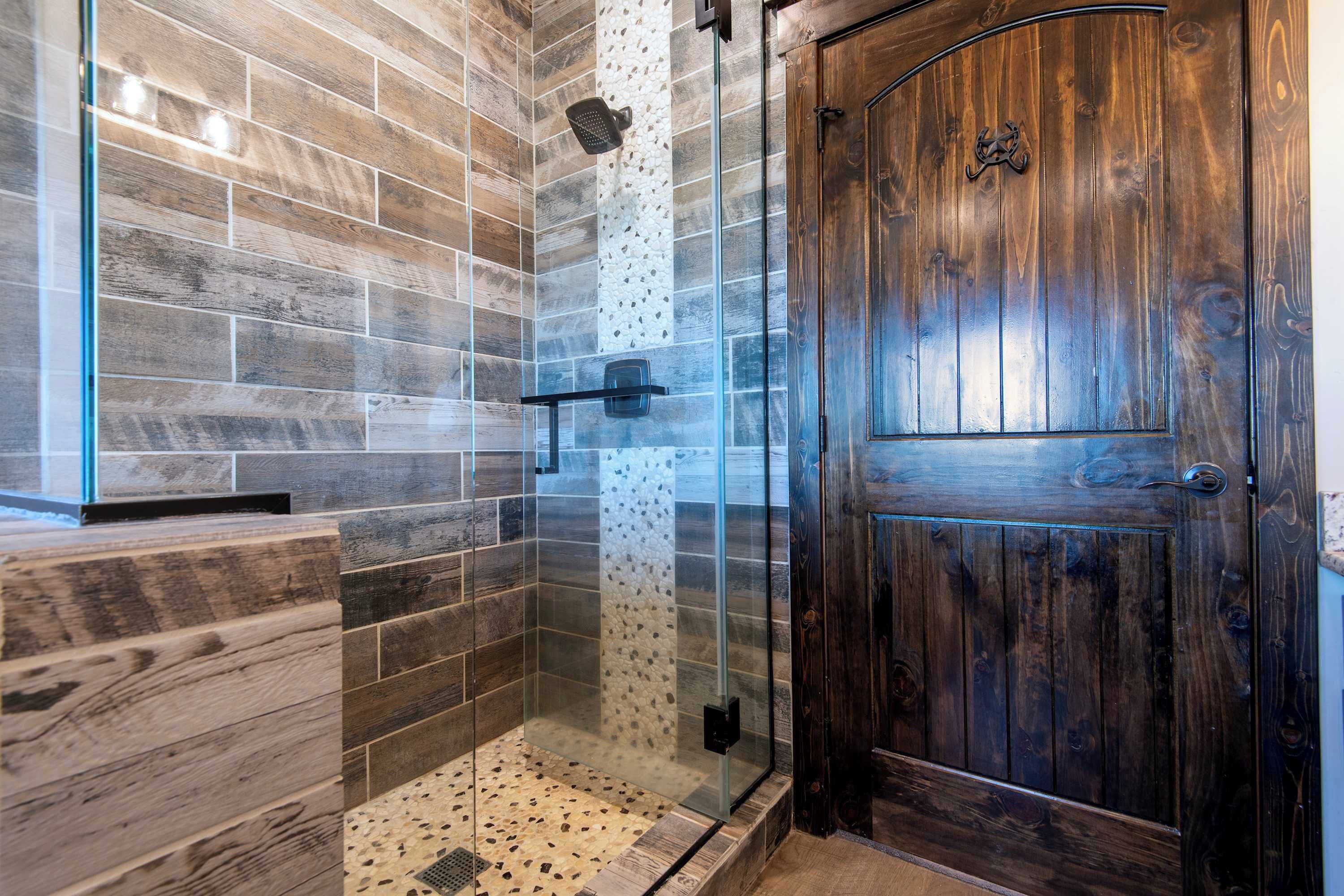 Shower, hair dryer, towels, shampoo