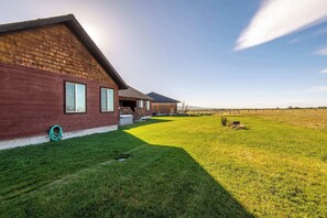 Exterior - Teton Homestead: White Pine w/ Hot Tub & Views (Victor)