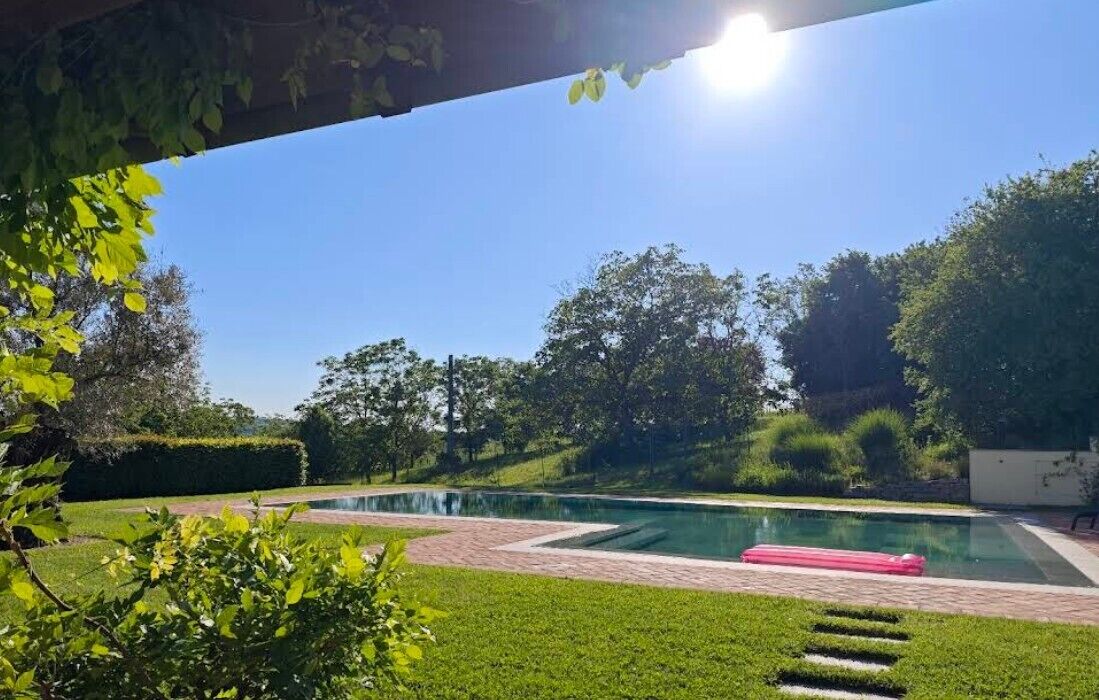 حمام سباحة