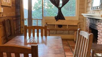 Cabaña básica, 2 habitaciones, vistas a la montaña | Wifi gratis