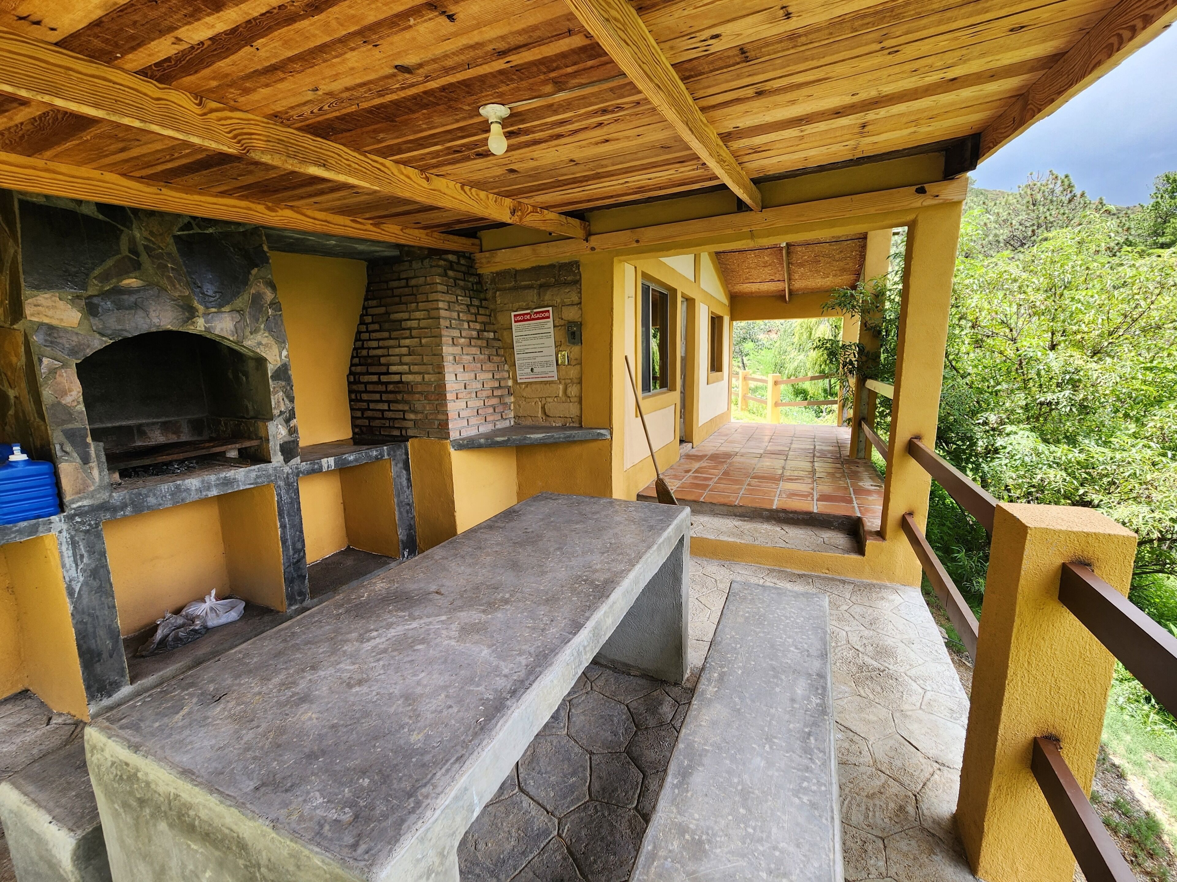 ベーシック キャビン 2 ベッドルーム マウンテンビュー | テラス / パテ  ィオ