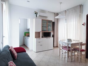 Living room - Perfect Stay Just Steps From the Beach (Jesolo)