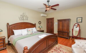 Free WiFi, bed sheets - Charming Conshohocken B+B Near Philly (Conshohocken)