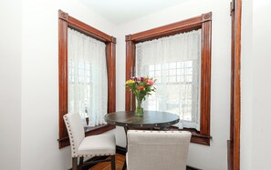 Dining - Charming Conshohocken B+B Near Philly (Conshohocken)