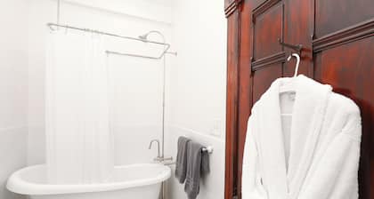 Charming Conshohocken B+B Near Philly