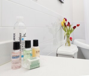 Bathroom - Charming Conshohocken B+B Near Philly (Conshohocken)