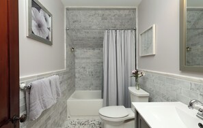 Bathroom - Charming Conshohocken B&B Near Philly (Conshohocken)