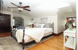 Room - Boutique Conshohocken (near Philadelphia) King & Queen Suite - Breakfast Included (Conshohocken)