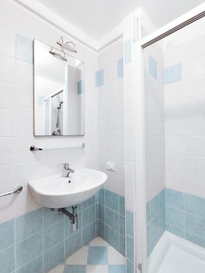 Apartment, 1 Schlafzimmer, Balkon, Stadtblick | Badezimmer
