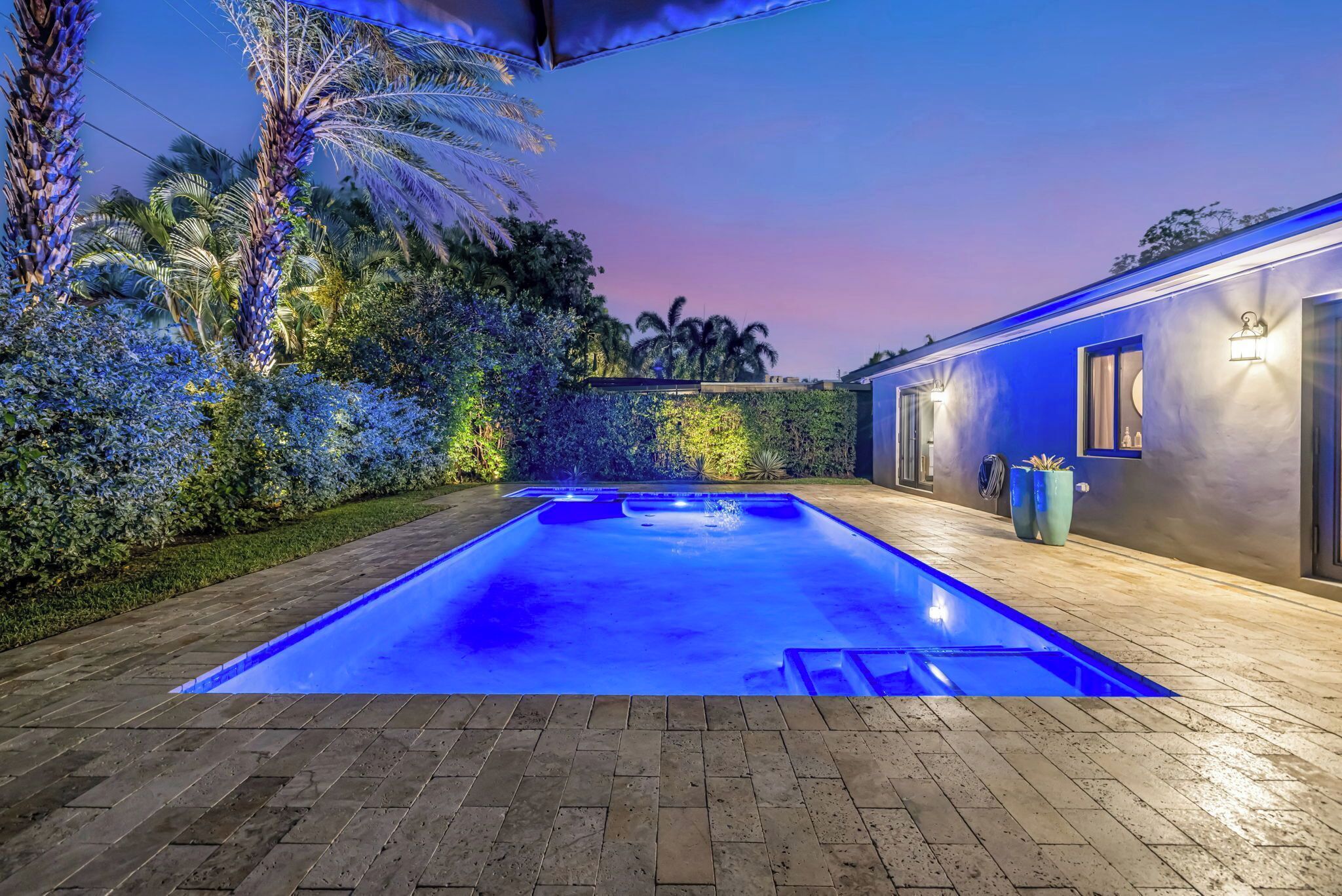 Piscina a l'aire lliure i piscina climatitzada 