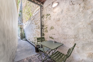 Outdoor dining - GuestReady - Charming retreat in Porto (Porto)