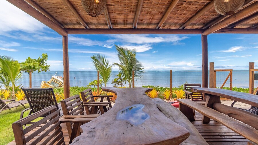 Beachfront Cabins in Bahia – OTX