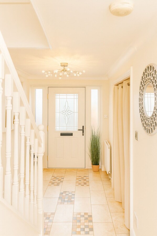 Shared Dormitory, 1 Bedroom, Smoking | Interior - Room-luxury Home Near Excel London City (London)