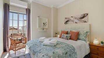 1 habitación, tabla de planchar con plancha, wifi y ropa de cama