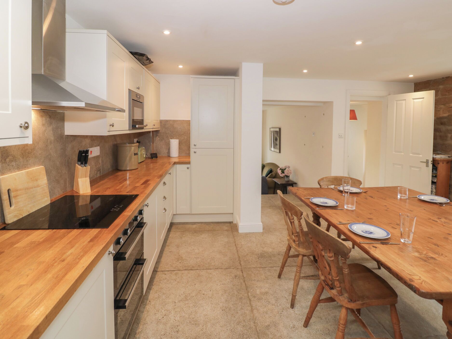 Dishwasher, cookware/dishes/utensils