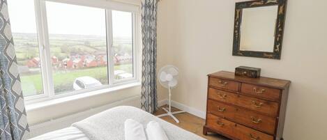 3 bedrooms, individually decorated, individually furnished, free WiFi