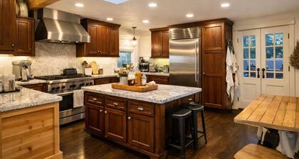 Charming 2-bedroom bed & breakfast in superb Seattle neighborhood