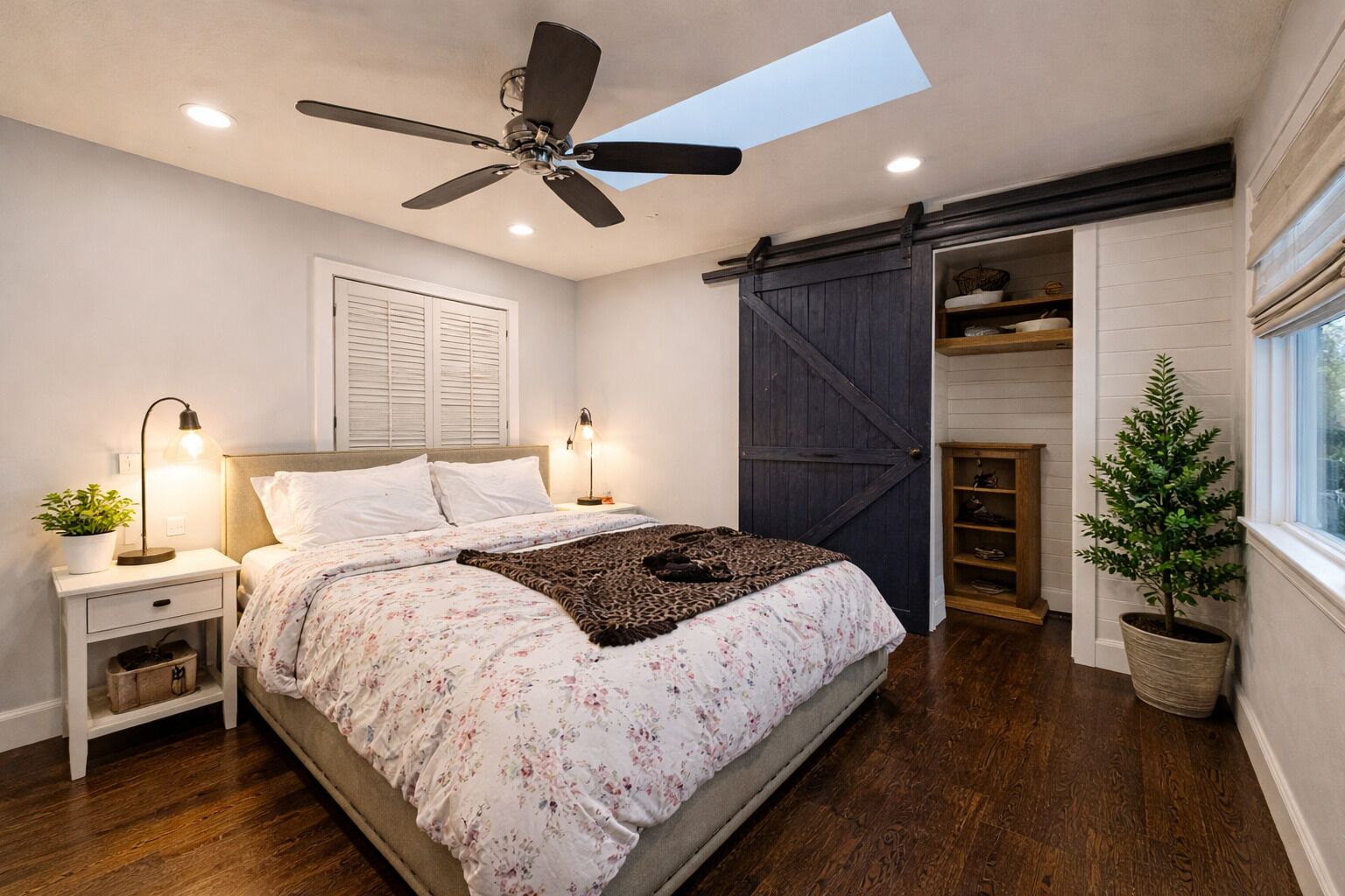 Bügeleisen/Bügelbrett, WLAN, Bettwäsche