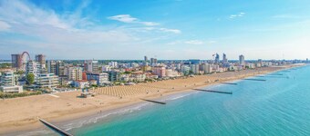 แฟลตบรรยากาศอบอุ่นพร้อมระเบียง