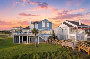 Exterior - Beachfront | Direct Access | Front Row Views (Galveston)