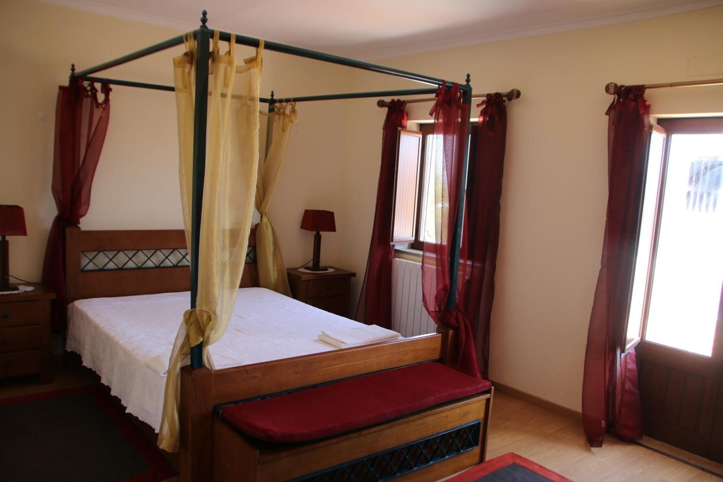 Fer et planche à repasser, Wi-Fi, draps fournis