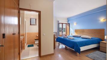 Strygejern/strygebræt, Wi-Fi, sengetøj