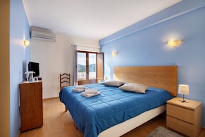 Bügeleisen/Bügelbrett, WLAN, Bettwäsche