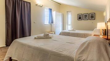 Iron/ironing board, WiFi, bed sheets