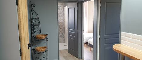 2 soverom, reiseseng for barn, wi-fi (inkludert) og sengetøy