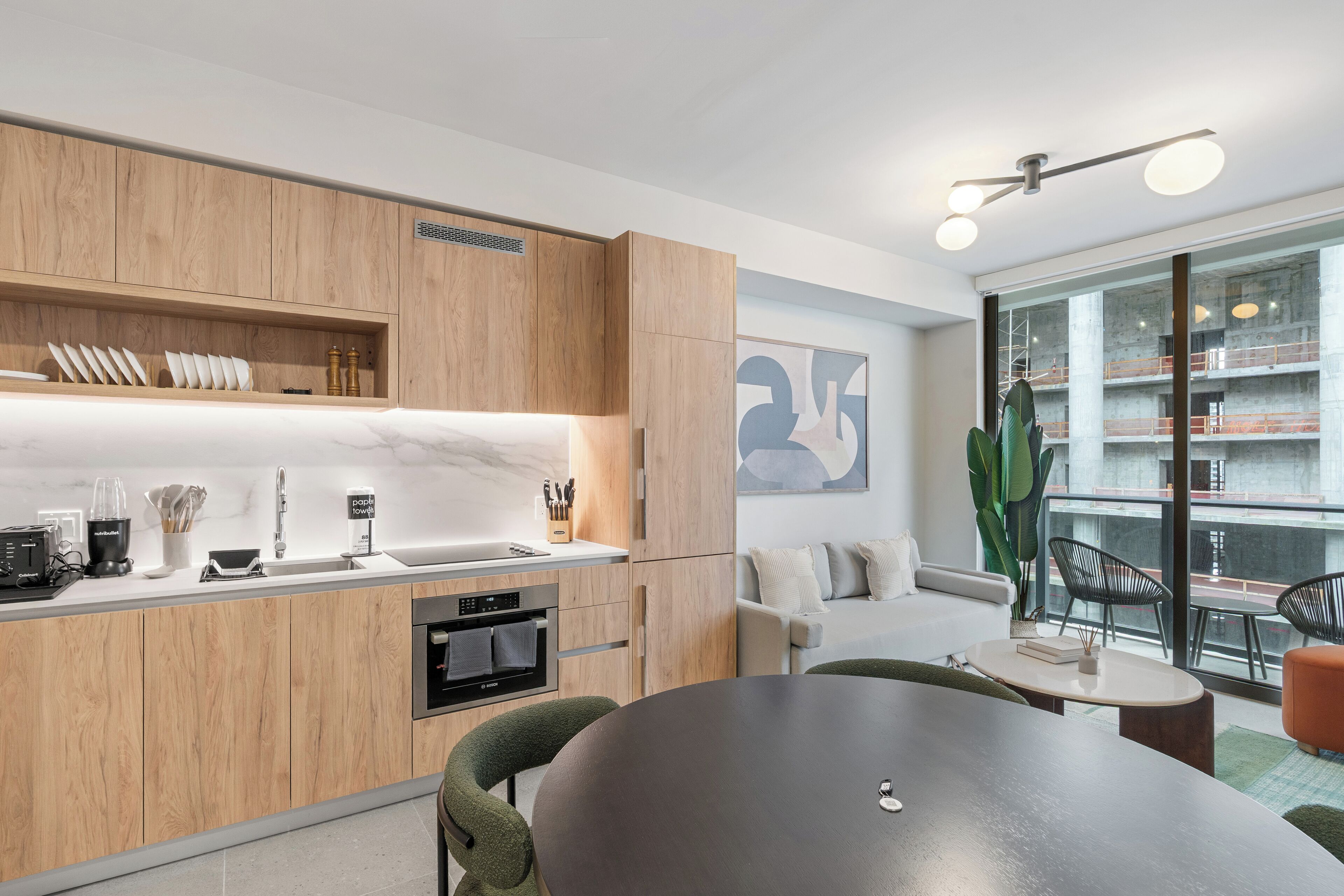 Exclusive Apartment, City View | Dining room