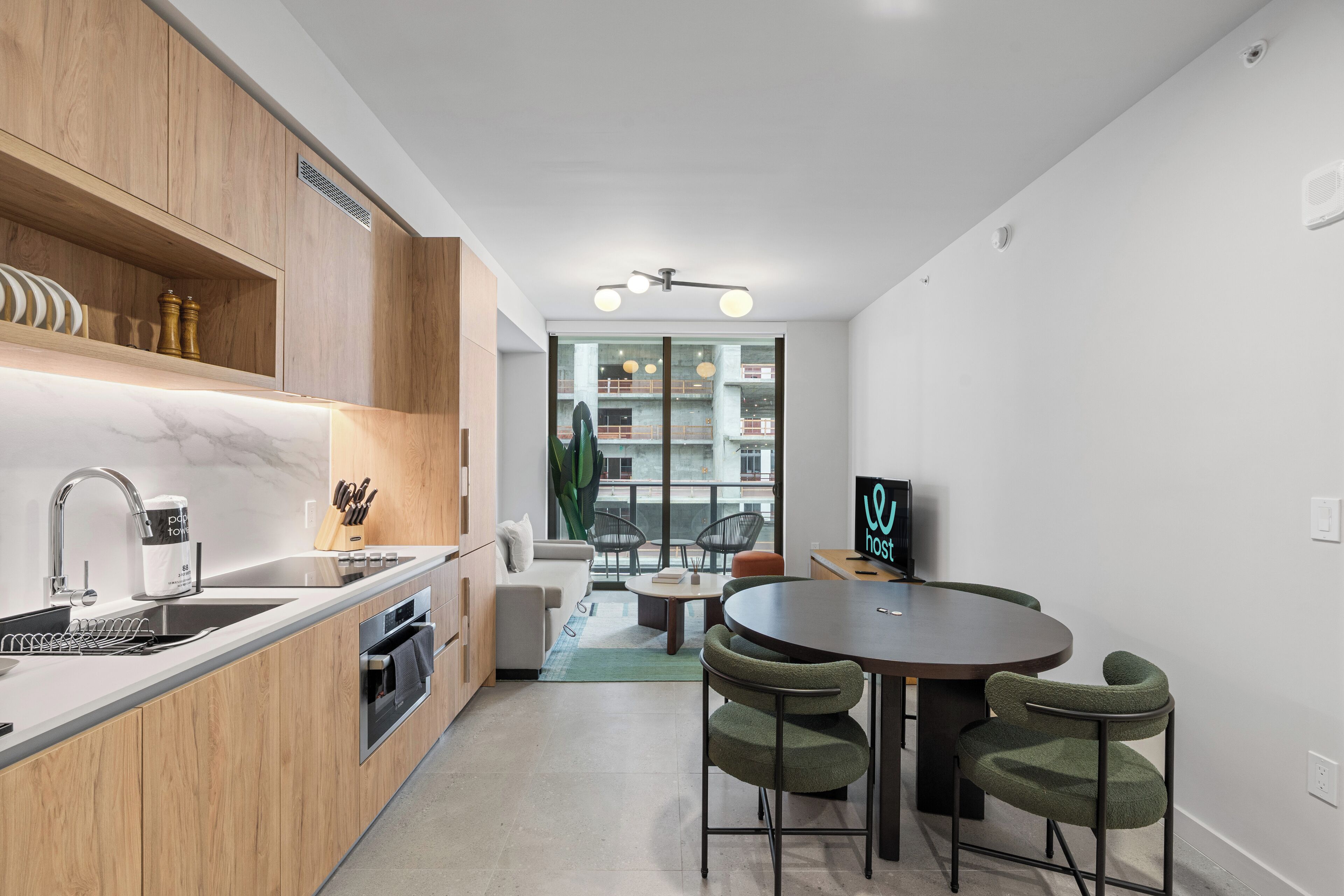 Exclusive Apartment, City View | Dining room