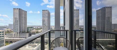 Estudio, vistas a la ciudad | Balcón