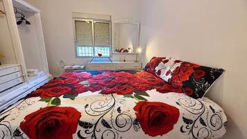 4 chambres, coffres-forts dans les chambres, fer et planche Ă repasser