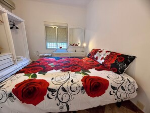 4 chambres, coffres-forts dans les chambres, fer et planche Ă repasser
