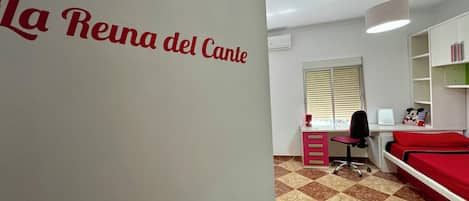 4 bedrooms, in-room safe, iron/ironing board, free WiFi