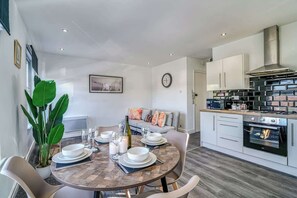 Interior - Budget 1-Bed Flat in Manchester (Greater Manchester)