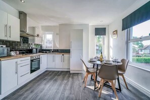 Private kitchen - Budget 1-Bed Flat in Manchester (Greater Manchester)