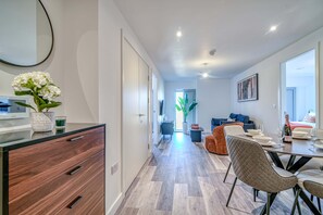 Interior - City View | 1-BR Flat in Eccles | 1 Min to Tram (Eccles)